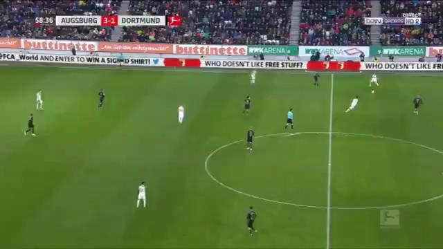  哈兰德帽子戏法助球队晋级决赛