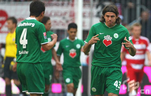  佩古拉挽救赛点上演绝地反击