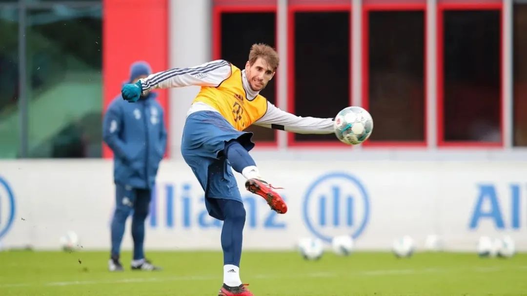  德国杯四分之一决赛，拜仁大胜法兰克福