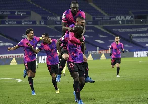  巴黎圣日耳曼豪取五连胜，强势登顶法甲  