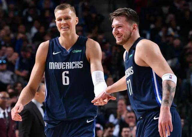  独行侠东契奇妙传引领进攻高潮