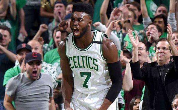  杰伦布朗强势发挥凯尔特人力克篮网