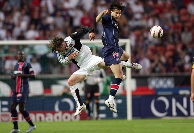  马德里竞技顽强逼平领头羊，展现铁血精神  