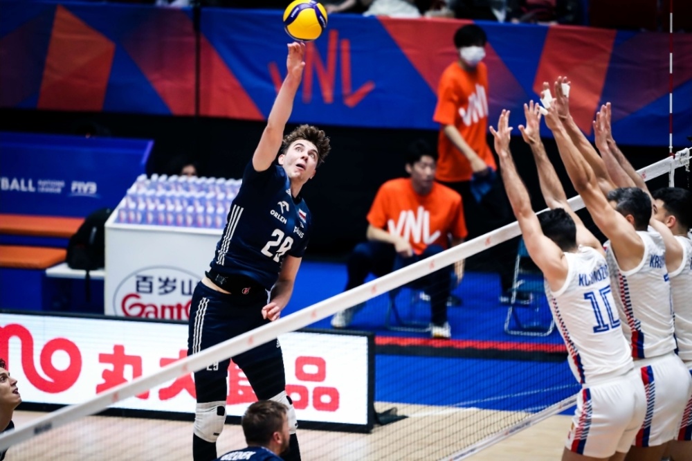  胡尔卡奇波兰骄子，鹿特丹室内赛连胜强敌夺冠